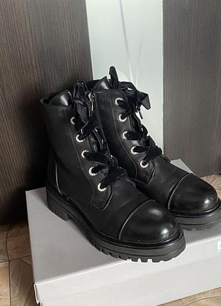 Шкіряні демісезонні черевики