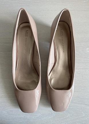 Туфлі лакіровані розмір 41