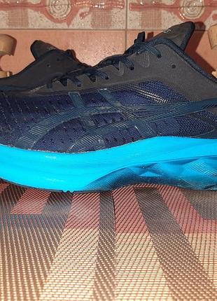 Кросівки asics