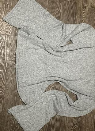 Светр жіночий