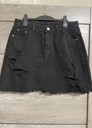 Джинсова спідниця з  дірками