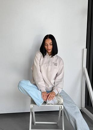 Женский свитшот с вышивкой