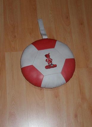 Подушка-м'яч футбольного клубу fc kaiserslautern germany 30/30 см original collection nike nb
