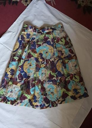 Юбка юбка оригинальная и очень красивая на подкладе, разноцветная, мягкая сборка,66см длина,40см по талии. zara.
