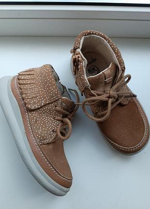 Замшеві черевики мокасини clarks для дівчинки 24 розмір, на стопу 14 см на вузьку стопу