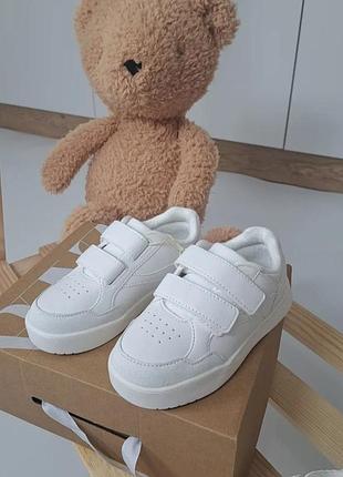 Кроссовки липучки