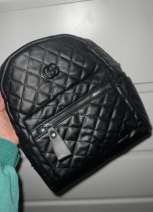 Портфель новий