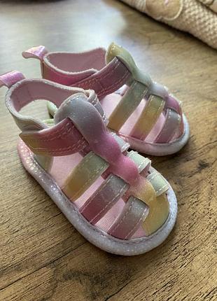 Пінктки босоніжки для немовлят