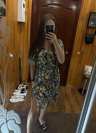 Сукня жіноча