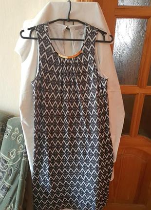 Платье летнее прямое едва расширенное черно белое,93см длина,48 в груди, трикотажное,натуральное,вискоза, новое, очень удобное и красивое,h &amp; m