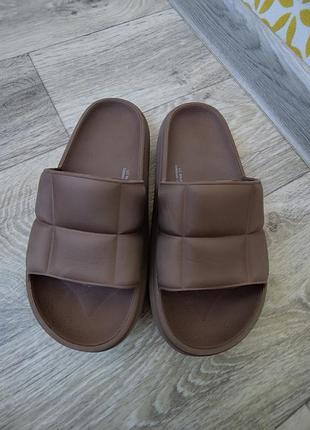 Шлепанцы waikikiki 35/36, шлепки, кроксы, пляжные шлепки, шлепанцы