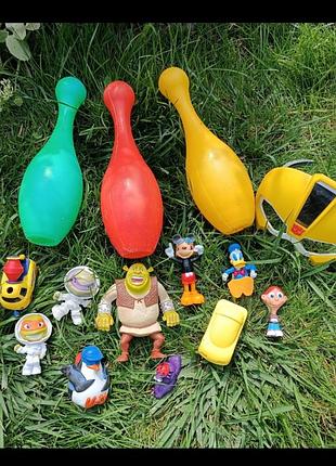 Игрушки из макдональдс и кегли