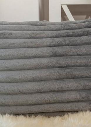 Декоративна наволочка на подушку