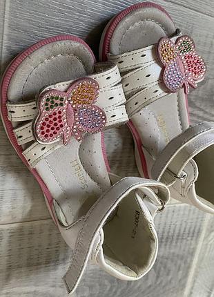 Босоніжки для дівчинки