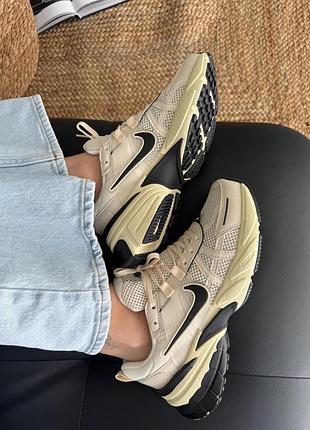 Кроссовки nike v2k runtek beige/black