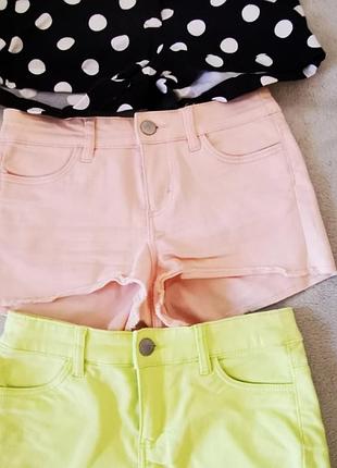 Шорты яркие короткие