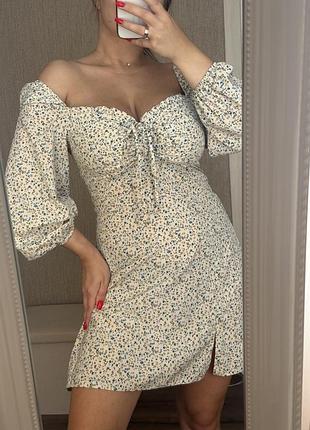 Сукня в квітковий принт