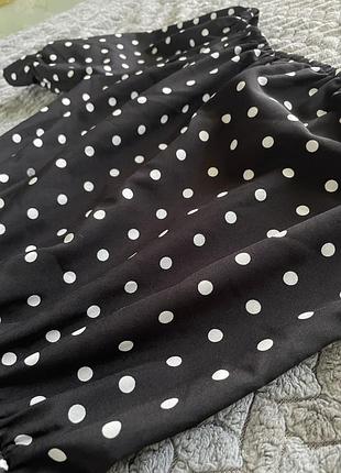 Сукня в білий горох