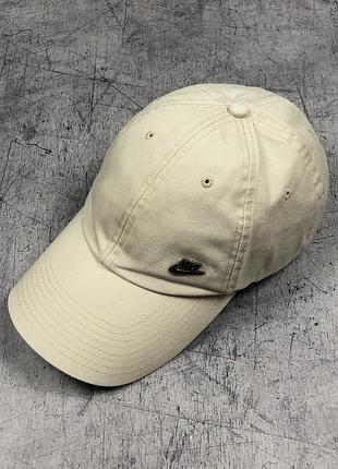 Винтажная кепка nike с металлическим логотипом