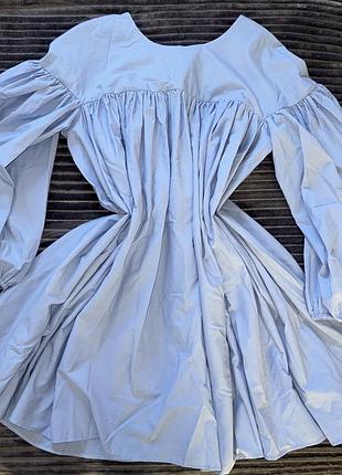 Блакитна сукня вільного крою