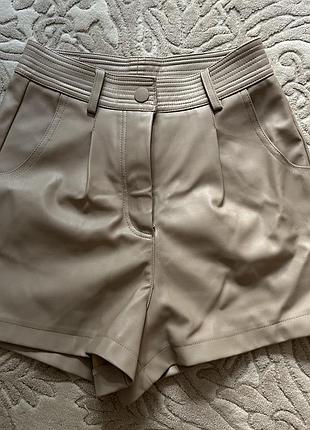 Шорти жіночі з еко-шкіри tally weijl, бежеві, розмір 32 (xs)