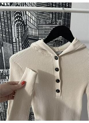 Кофта в рубчик zara светр молочного кольору з капюшоном zara боді в рубчик з капюшоном зара