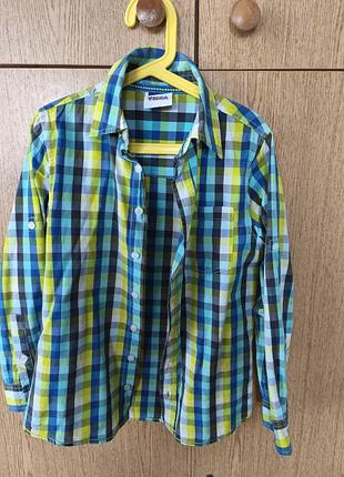 Продам рубашку на мальчика на рост 128-134
