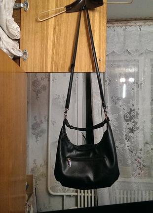 Жіноча шкіряна сумочка valetta collection у чудовому стані