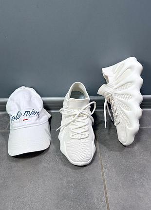 Білі, жіночі (повсякденні, для спорта, в спортзал) кросівки; легенькі кросівочки-мокасини (38 розмір); женские, белые кроссовки (кроси, кеди) +кепка