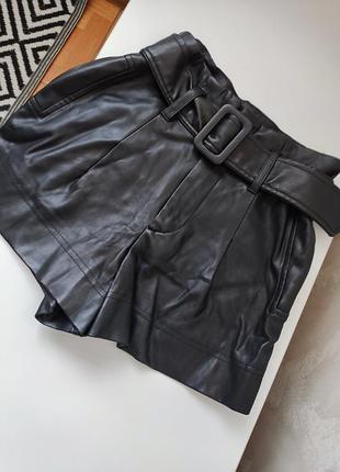 Кожаные шорты