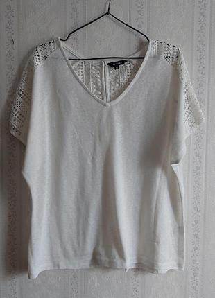 Футболка с прозрачными вставками