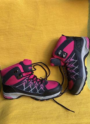 Стильные кроссовки, фирма crivit sports