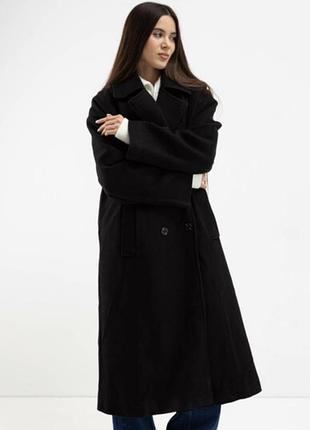 Чорне пальто