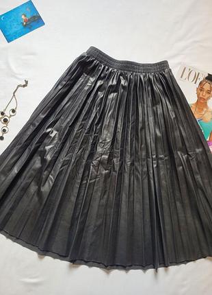 Плісерована спідниця