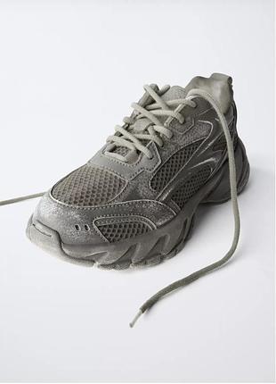 Стильні кросівки zara