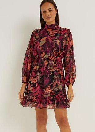 Дуже красива шифонова сукня.