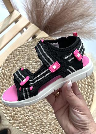 Босоніжки чорні на дівчинку george