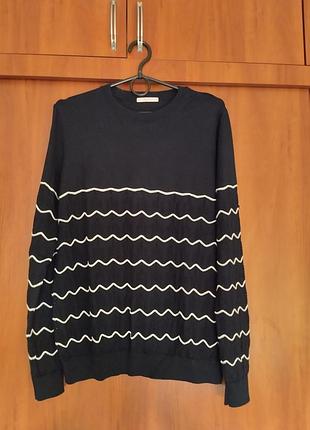 Оригинальный свитерик черного цвета, размер 14.