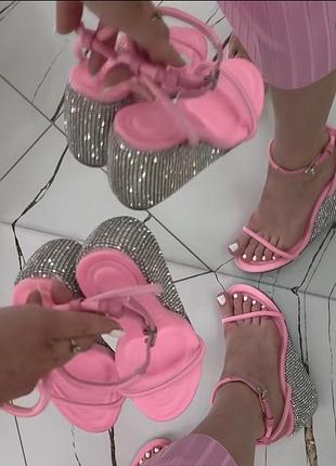 Босоніжки жіночі