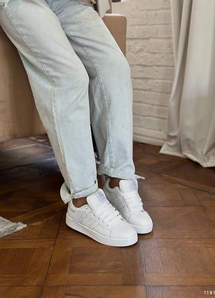 Стильні жіночі кросівки білі, натуральна шкіра, платформа 3,5 см