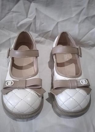 Туфлі для дівчинки