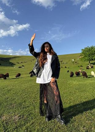 Ажурная кружевная юбка с воаланами с разрезом