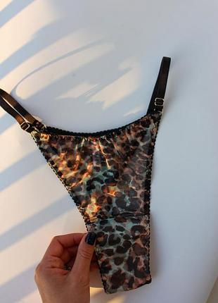 Леопардові трусики стрінги