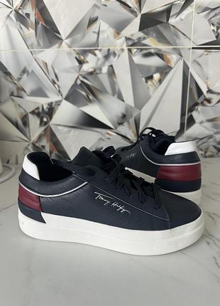 Снікерси tommy hilfiger 38, кеди жіночі