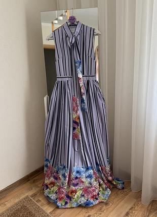 Сукня на весілля або день народження шикарна