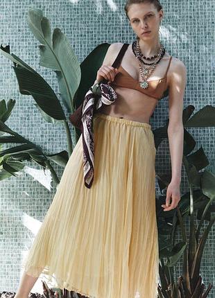 Спідниця середньої довжини zw collection із жатим ефектом від zara