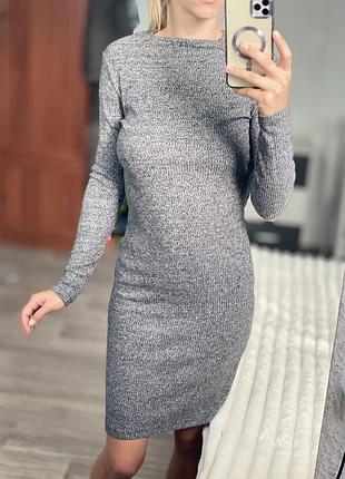 Сукня з довгим рукавом