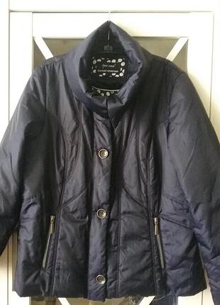 Куртка весна осень в новом состоянии