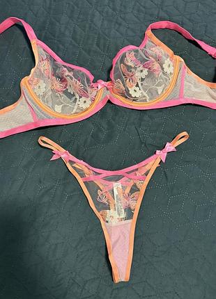 Білизна яскрава