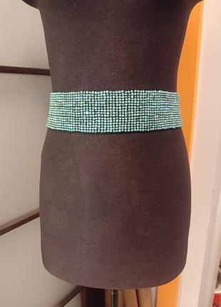 Пояс резиночка с рупным бисером.